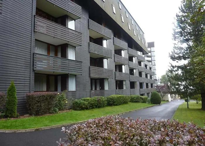 T2 Avec Balcon Expose Ouest, Parking Prive, Au Mont-dore, Proche Centre Et Thermes - Fr-1-608-190 *